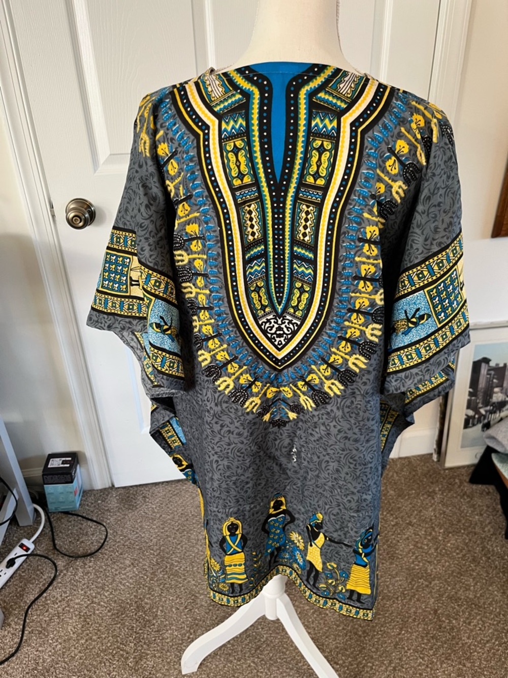 Source Unknown Gray Dashiki Tunic with Blue & Yellow Embroidery